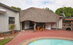 Pythons Guest Lodge